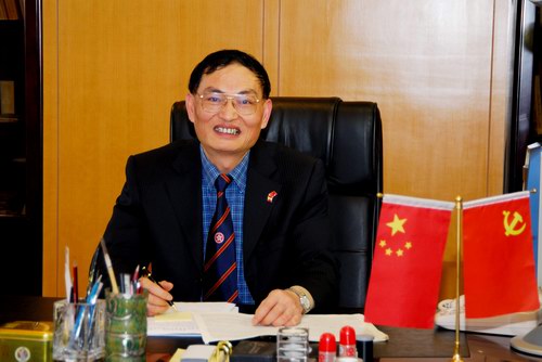 中国民营经济研究会副会长,上海市民营经济研究会会长 季晓东